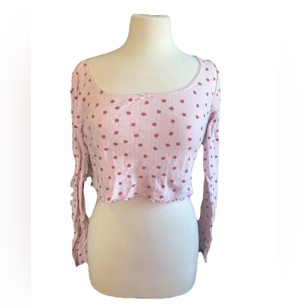Out From Under Medium Cropped Lettuce Hem Top 100% Cotton Strawberry Coquette